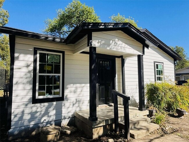 property at 2762 Beverly Hills Dr