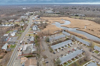 Riverview Crossing Condominiums in Branford, CT - Building Photo - Building Photo