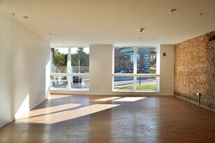 439 N Salina St, Unit 1 in Syracuse, NY - Building Photo