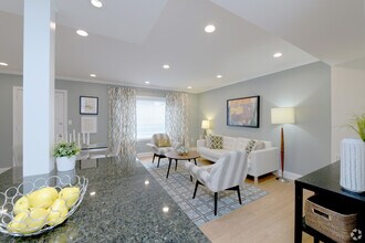 77 Thornton Rd in Chestnut Hill, MA - Building Photo - Building Photo