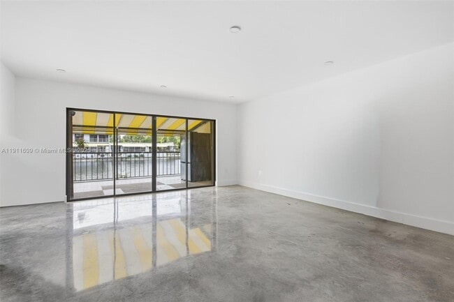 16380 Briar Patch Pl in Miami Lakes, FL - Foto de edificio - Building Photo