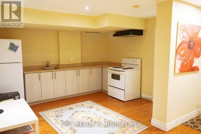 14 Hazelton Ave in Markham, ON - Building Photo - Building Photo