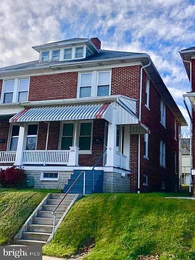 property at 220 Wise Ave
