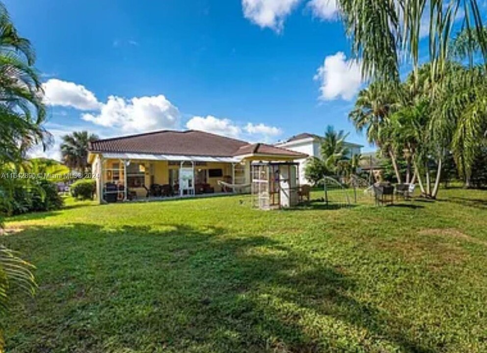 11151 Nantucket Bay Ct in Wellington, FL - Building Photo