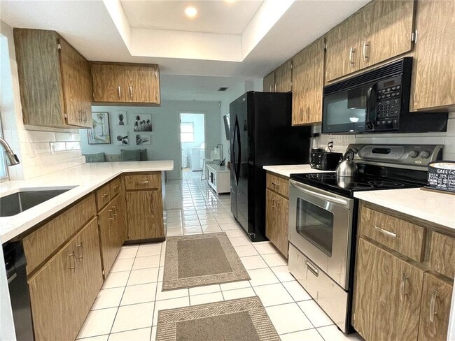 2908 Captiva Dr in Sarasota, FL - Building Photo - Building Photo