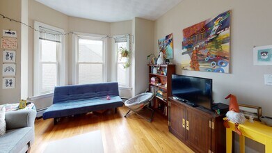 27 Falcon St, Unit 3 in Boston, MA - Foto de edificio - Building Photo