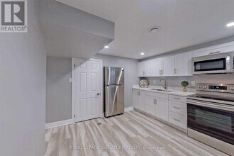 6 Bonacres Ave in Toronto, ON - Building Photo - Building Photo