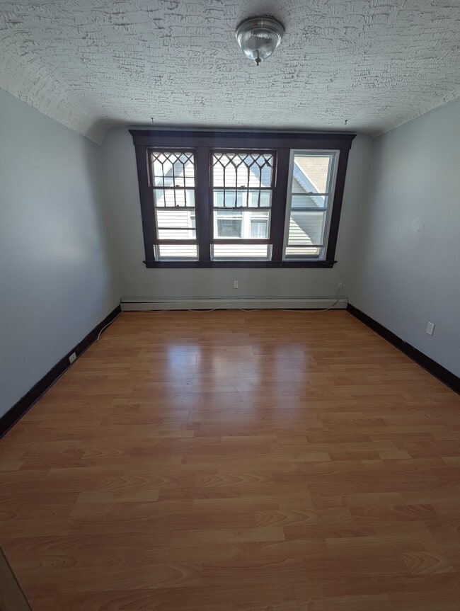 42 Carmel St, Unit 3 in New Haven, CT - Foto de edificio - Building Photo