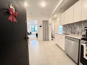 73-3 Bell Blvd in Queens, NY - Building Photo - Building Photo