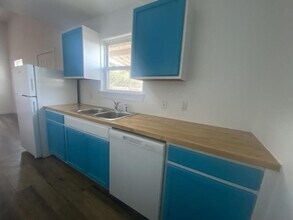 818 Airport Rd in Rockport, TX - Building Photo - Building Photo