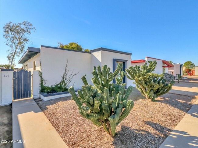 429 W La Jolla Dr in Tempe, AZ - Building Photo - Building Photo
