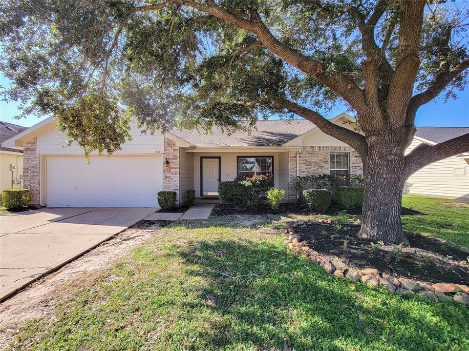 17643 Ranch Country Rd in Hockley, TX - Building Photo