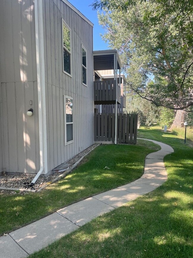 property at 8060 Niwot Rd