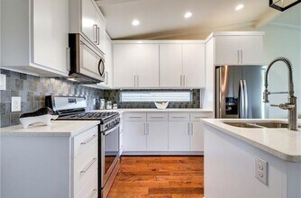 5204 King Charles Dr in Austin, TX - Building Photo - Building Photo