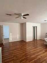 702 S Arroyo Blvd, Unit 1 in Los Fresnos, TX - Foto de edificio - Building Photo