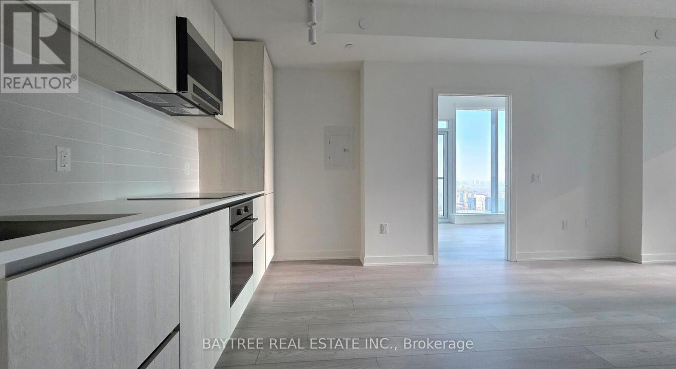 110 Broadway Ave in Toronto, ON - Building Photo