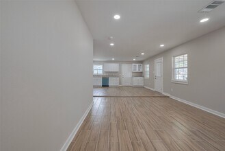4111 Beggs St in Houston, TX - Building Photo - Building Photo