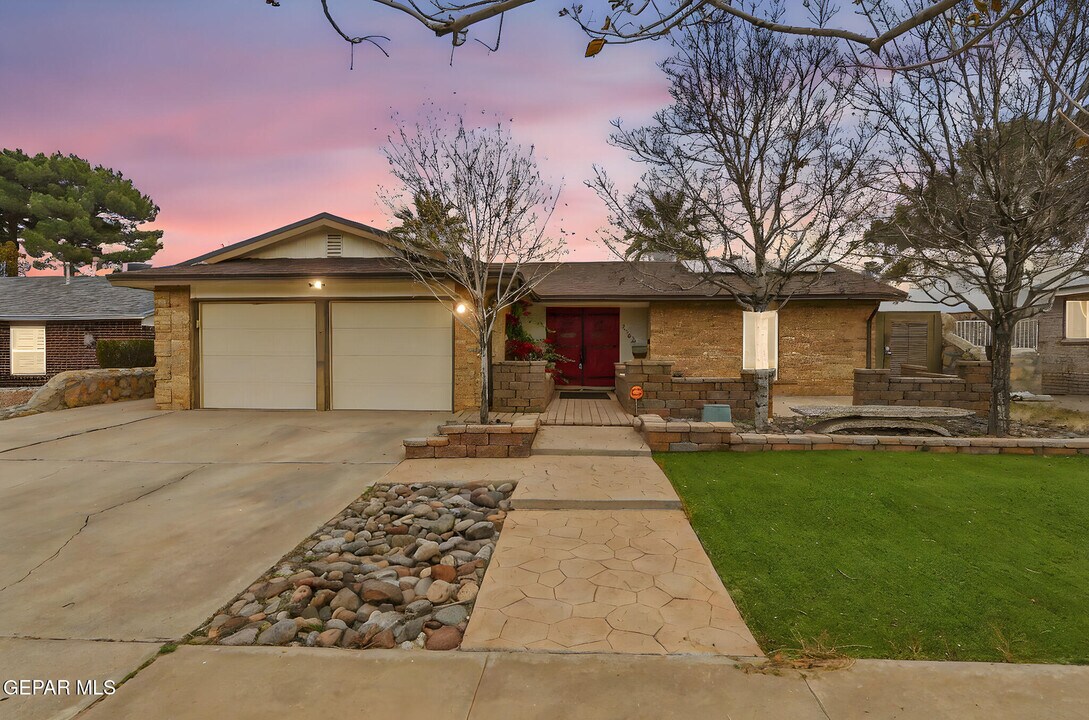 1732 Russ Randall St in El Paso, TX - Building Photo