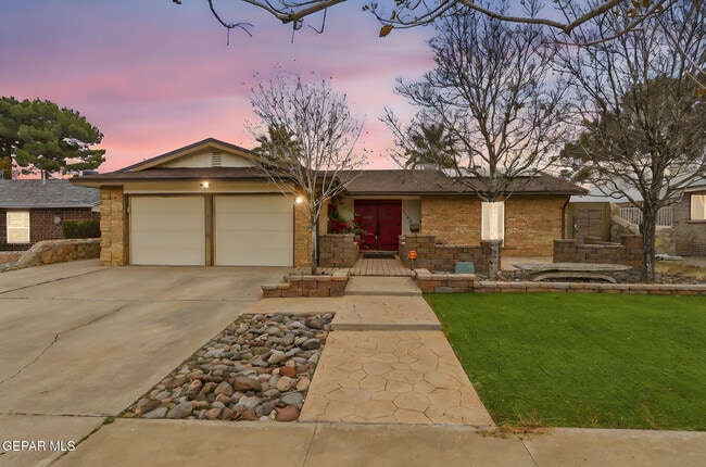 1732 Russ Randall St