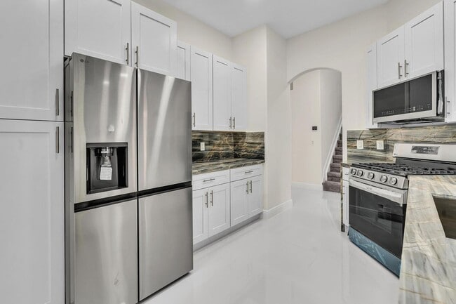 property at 36 Monterey Pointe Dr