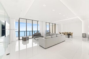 9701 Collins Ave in Miami Beach, FL - Building Photo