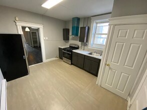 533 4th St in Paterson, NJ - Building Photo - Building Photo