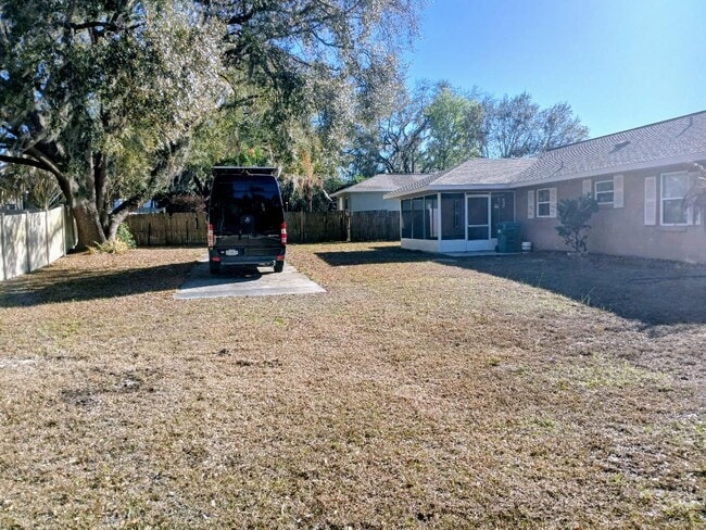 301 Woodland Trl in Lady Lake, FL - Building Photo - Building Photo