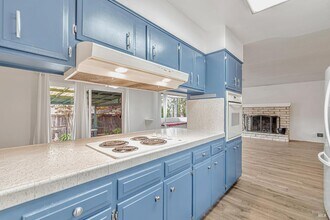 1520 Hexem Ave in Santa Rosa, CA - Building Photo - Building Photo