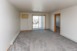 Wheatland Place Apartments in Fargo, ND - Foto de edificio - Interior Photo