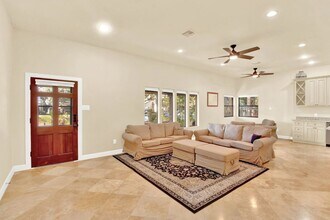 50 Lazy Ln in Kemah, TX - Building Photo - Building Photo