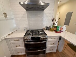 82 Lancaster Ter, Unit 1 in Brookline, MA - Building Photo - Building Photo