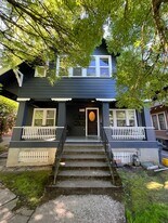 3954 SE Grant St in Portland, OR - Building Photo