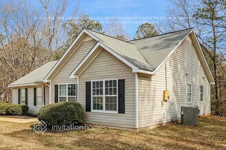 230 Cobbler Dr in Newnan, GA - Foto de edificio - Building Photo