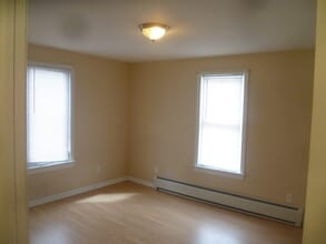 302 Silver St, Unit 304.5 in Bennington, VT - Building Photo - Building Photo