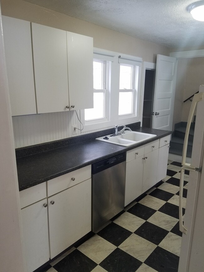 460 Nebraska Ave in Pontiac, MI - Building Photo - Building Photo