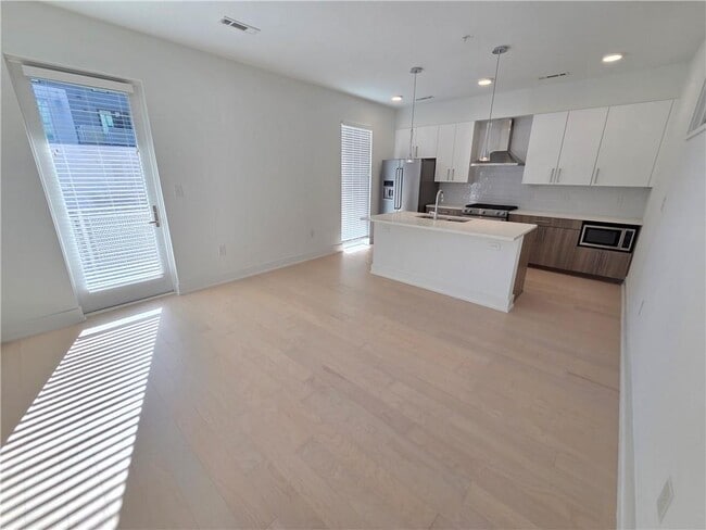 775 Juniper St NE in Atlanta, GA - Building Photo - Building Photo