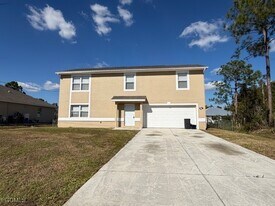 3308 42nd St SW in Lehigh Acres, FL - Building Photo