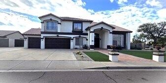 8231 W Electra Ln in Peoria, AZ - Building Photo