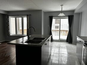 54 Butcher Cres in Brantford, ON - Building Photo - Building Photo