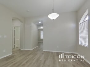 5332 E Holmes Ave in Mesa, AZ - Building Photo - Building Photo