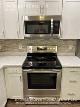 904 Georgian Dr in Danville, IL - Building Photo - Building Photo