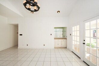 1014 King Ln in Laredo, TX - Building Photo - Building Photo