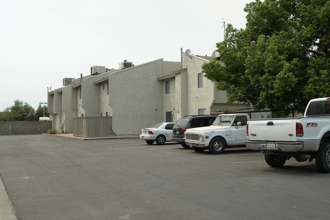 Sunset Chase in Bakersfield, CA - Building Photo - Building Photo