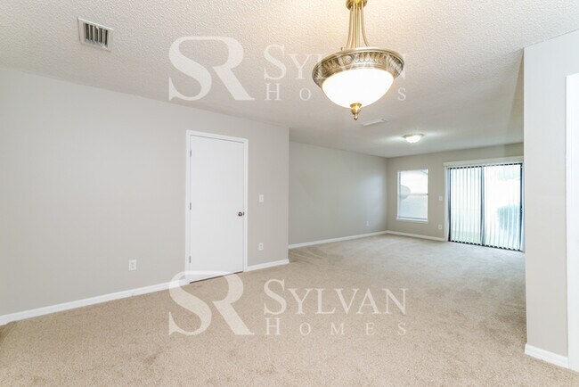 10632 Academy Park Dr in Jacksonville, FL - Building Photo - Building Photo