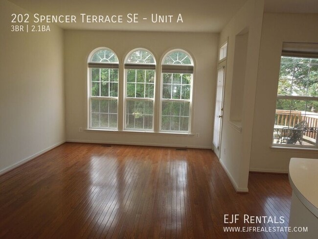 202 Spencer Terrace SE in Leesburg, VA - Building Photo - Building Photo