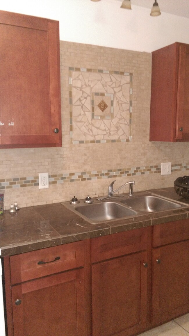 1424 NW 3rd Ave, Unit 1424A in Gainesville, FL - Building Photo - Building Photo