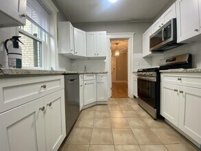 1558 Massachusetts Ave, Unit 24 in Cambridge, MA - Building Photo - Building Photo