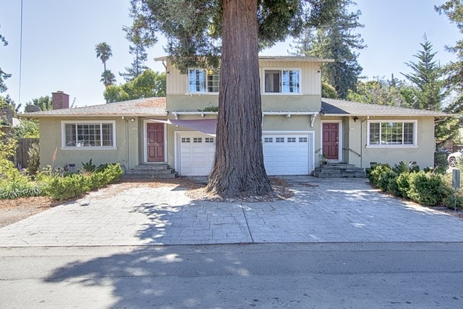 220 Donohoe St in East Palo Alto, CA - Foto de edificio - Building Photo