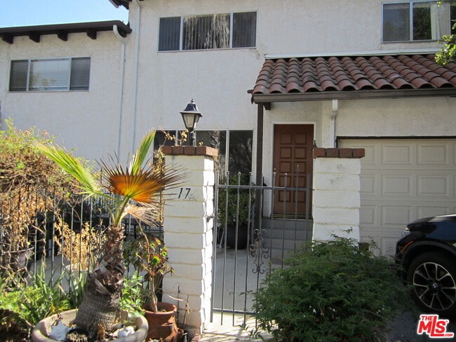 property at 5275 Colodny Dr