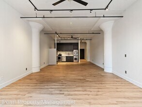 1314 NW Irving St-Unit -#213 in Portland, OR - Foto de edificio - Building Photo